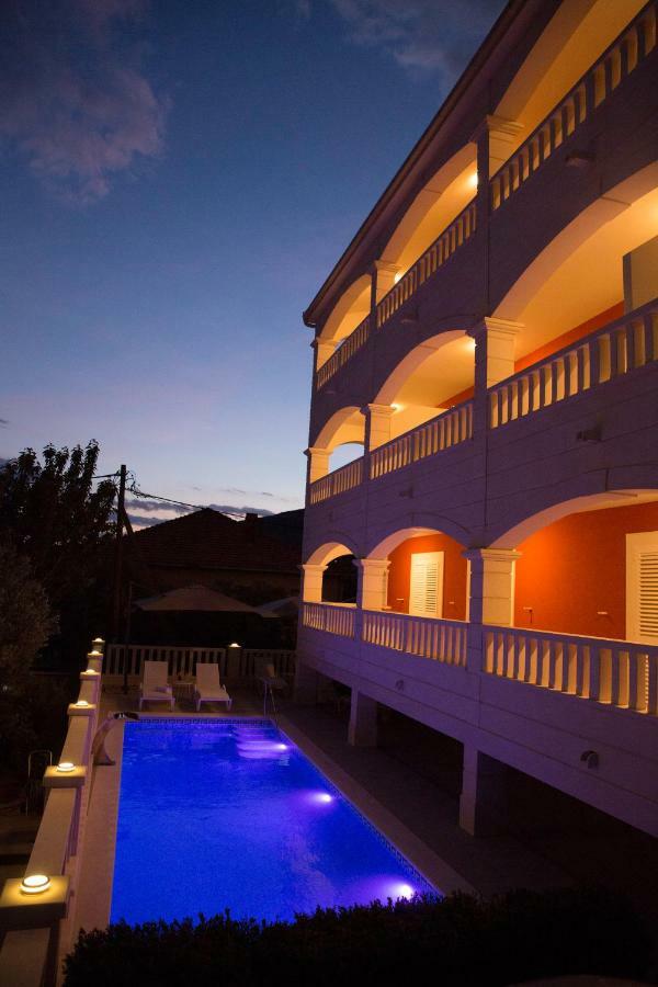 Villa Apartments Art Трогір Екстер'єр фото